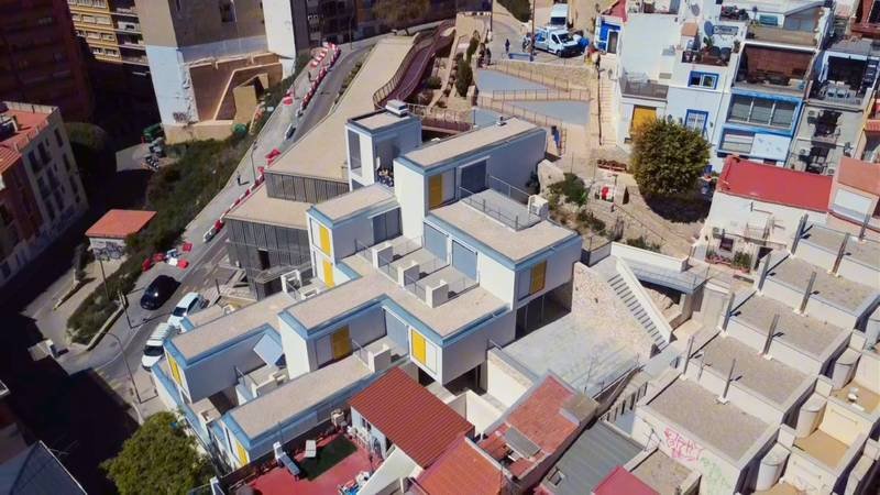 EDIFICIO DE VIVIENDAS SOCIALES ENERGÉTICAMENTE EFICIENTES EN EL PORTÓN